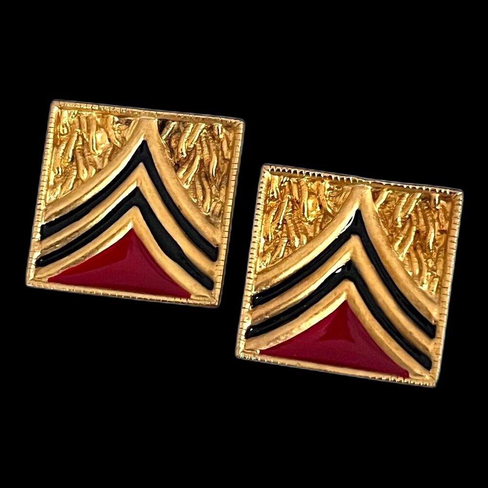 Vintage Earrings Textured Gold Tone Red & Black Enamel Clip On Geometric 4O